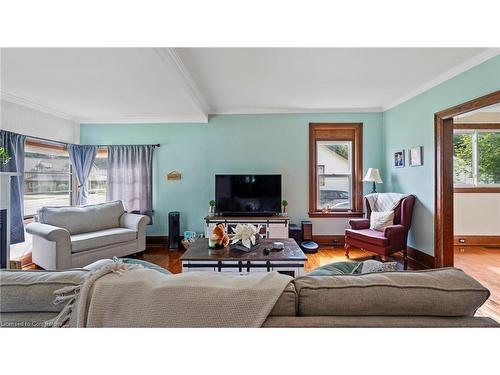 55859 First Street, Elgin, ON - Indoor Photo Showing Living Room