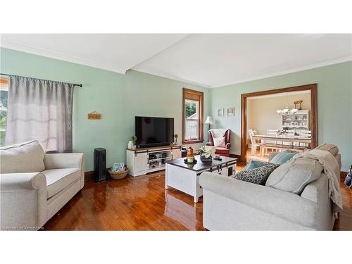 55859 First Street, Elgin, ON - Indoor Photo Showing Living Room