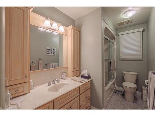 9 Sowden Drive, Simcoe, ON - Indoor Photo Showing Bathroom