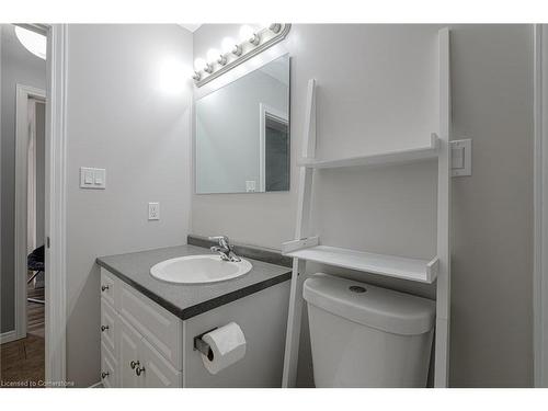 16 Gaal Court, Brantford, ON - Indoor Photo Showing Bathroom