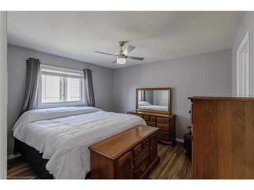 16 Gaal Court, Brantford, ON - Indoor Photo Showing Bedroom