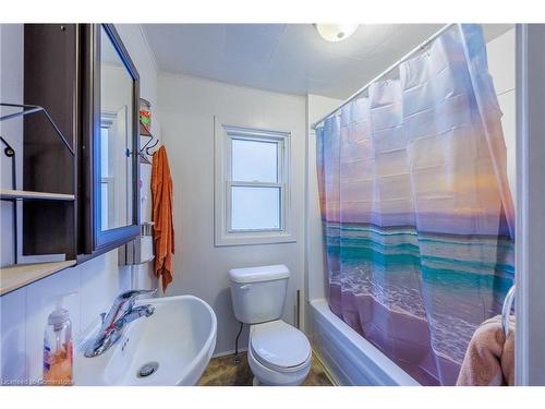 973 Norfolk Street N, Simcoe, ON - Indoor Photo Showing Bathroom