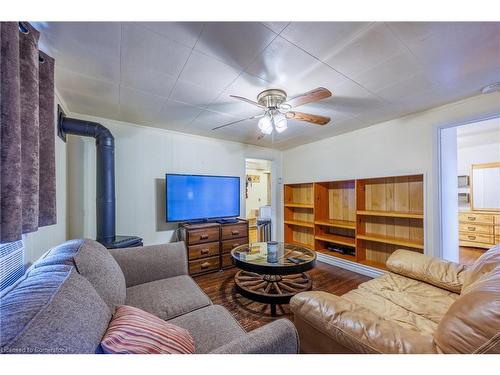 973 Norfolk Street N, Simcoe, ON - Indoor Photo Showing Living Room