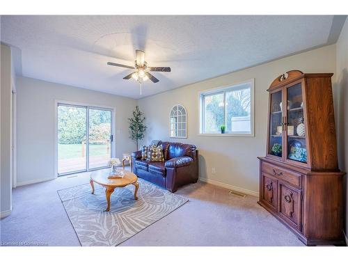 612 Greenock Street, Port Dover, ON - Indoor Photo Showing Living Room