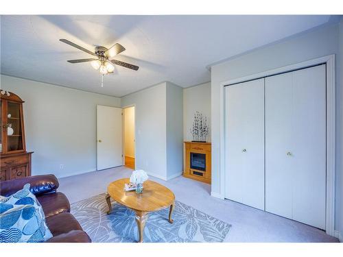 612 Greenock Street, Port Dover, ON - Indoor Photo Showing Living Room