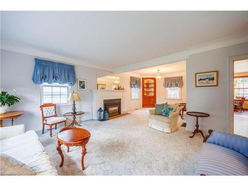 183 Church Street E, Delhi, ON - Indoor Photo Showing Living Room