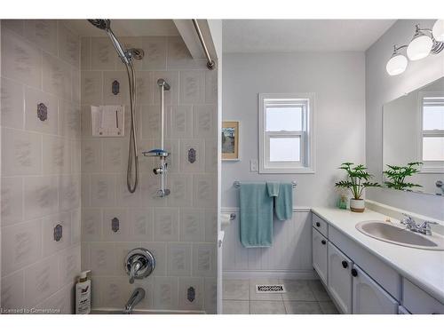 24 Private Lane, Long Point, ON - Indoor Photo Showing Bathroom