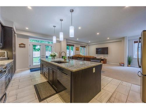 209 Woodway Trail, Simcoe, ON - Indoor Photo Showing Kitchen With Upgraded Kitchen