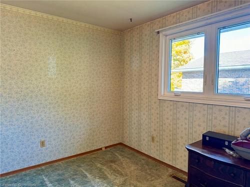 15 Centennial Avenue, Tillsonburg, ON - Indoor Photo Showing Other Room