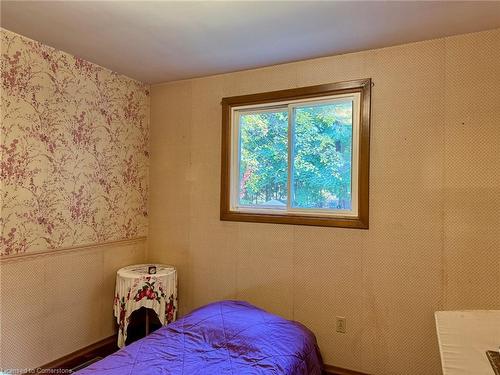 15 Centennial Avenue, Tillsonburg, ON - Indoor Photo Showing Bedroom