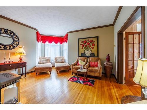 172 Norfolk Street, Simcoe, ON - Indoor Photo Showing Living Room