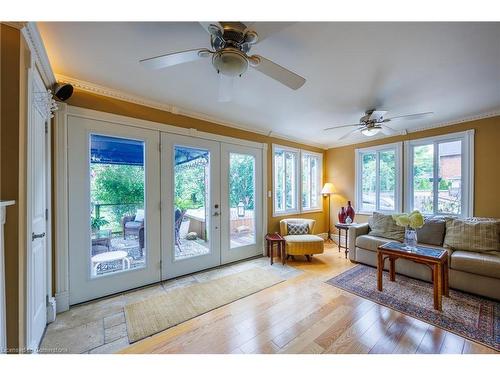 172 Norfolk Street, Simcoe, ON - Indoor Photo Showing Living Room