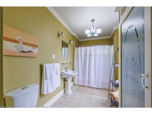 172 Norfolk Street, Simcoe, ON - Indoor Photo Showing Bathroom