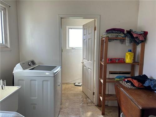 1240 Forestry Farm Road, Jericho, ON - Indoor Photo Showing Laundry Room