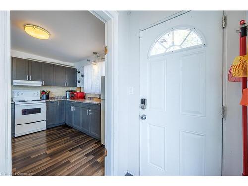 205 - 203 Hastings Drive, Port Rowan, ON - Indoor Photo Showing Kitchen