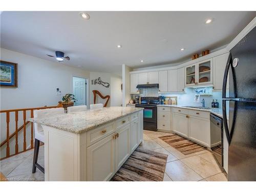 14-19 Somerset Drive, Port Dover, ON - Indoor Photo Showing Kitchen