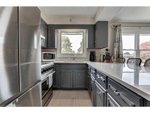 349 Spydell Street N, Delhi, ON - Indoor Photo Showing Kitchen