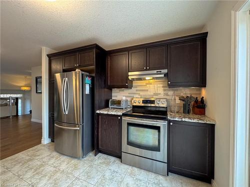 12 Cottonwood Street, Waterford, ON - Indoor Photo Showing Kitchen