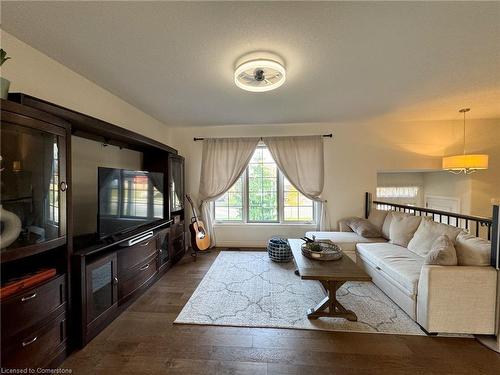 12 Cottonwood Street, Waterford, ON - Indoor Photo Showing Living Room