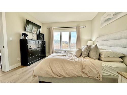 5-744 Nelson Street, Port Dover, ON - Indoor Photo Showing Bedroom