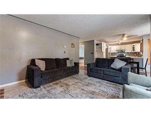 18 Rutherford Drive, Simcoe, ON - Indoor Photo Showing Living Room