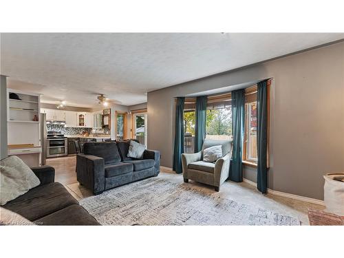 18 Rutherford Drive, Simcoe, ON - Indoor Photo Showing Living Room