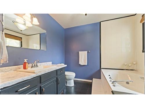 18 Rutherford Drive, Simcoe, ON - Indoor Photo Showing Bathroom