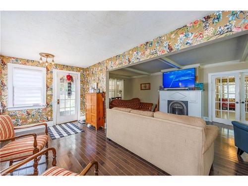 356 Norfolk Street S, Simcoe, ON - Indoor Photo Showing Living Room With Fireplace