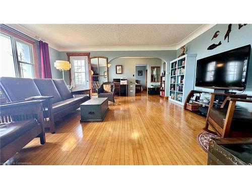 4147 Lakeshore Road, St. Williams, ON - Indoor Photo Showing Living Room