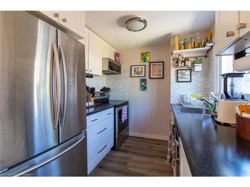 20-230 Richardson Drive, Port Dover, ON - Indoor Photo Showing Kitchen