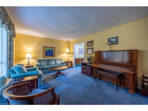 50 Prospect Street, Port Dover, ON - Indoor Photo Showing Living Room