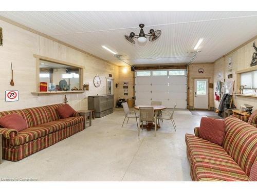 143 South Drive, Huntsville, ON - Indoor Photo Showing Living Room