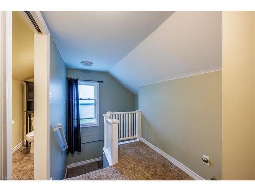 553 Main Street, Woodstock, ON - Indoor Photo Showing Other Room