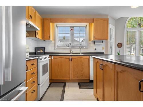 23 Walsingham Drive, Port Rowan, ON - Indoor Photo Showing Kitchen