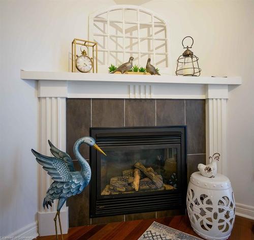 4-19 Somerset Drive, Port Dover, ON - Indoor Photo Showing Living Room With Fireplace