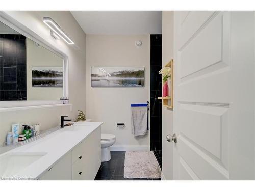 8 Tamarack Way, Simcoe, ON - Indoor Photo Showing Bathroom