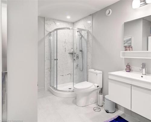 8 Tamarack Way, Simcoe, ON - Indoor Photo Showing Bathroom