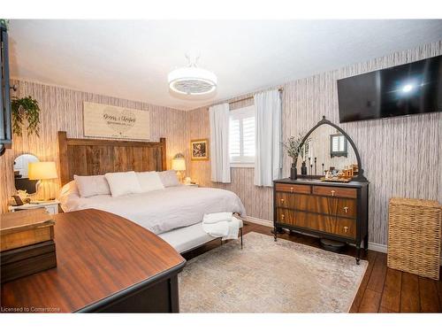 51 Leslie Avenue, Port Dover, ON - Indoor Photo Showing Bedroom