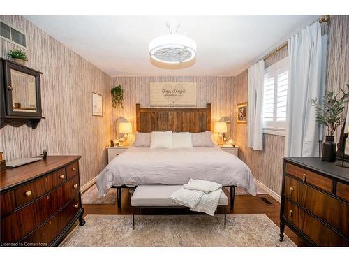 51 Leslie Avenue, Port Dover, ON - Indoor Photo Showing Bedroom