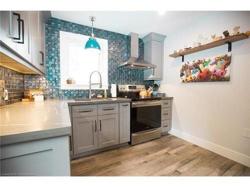 102 Brook Street, Simcoe, ON - Indoor Photo Showing Kitchen With Upgraded Kitchen