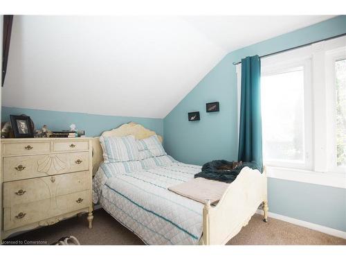 102 Brook Street, Simcoe, ON - Indoor Photo Showing Bedroom