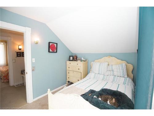 102 Brook Street, Simcoe, ON - Indoor Photo Showing Bedroom