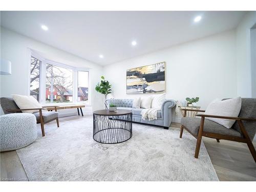 42 Falls Crescent, Simcoe, ON - Indoor Photo Showing Living Room