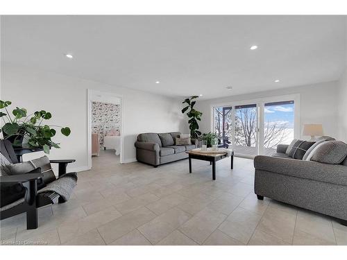 128 Brown Street, Port Dover, ON - Indoor Photo Showing Living Room