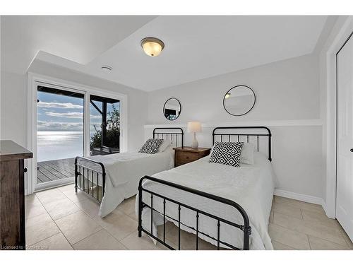 128 Brown Street, Port Dover, ON - Indoor Photo Showing Bedroom