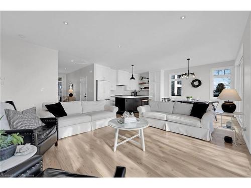 128 Brown Street, Port Dover, ON - Indoor Photo Showing Living Room