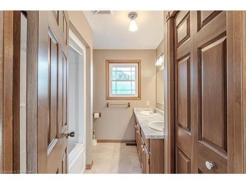 45 Kennedy Road, Simcoe, ON - Indoor Photo Showing Bathroom