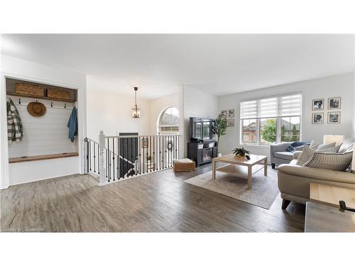 59 Driftwood Drive, Simcoe, ON - Indoor Photo Showing Living Room