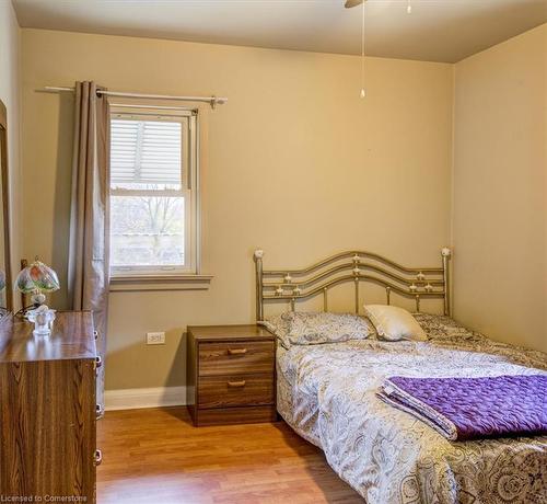 124 Victoria Street, Simcoe, ON - Indoor Photo Showing Bedroom