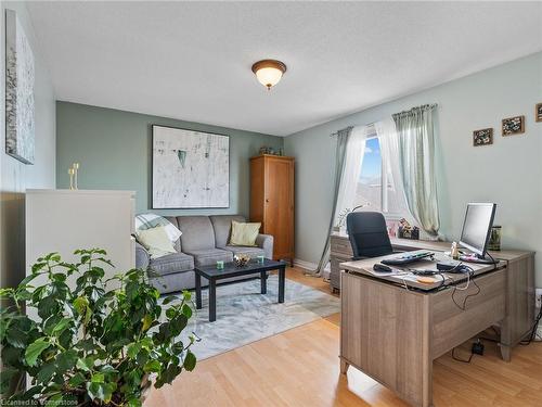 118 Fano Drive, Hamilton, ON - Indoor Photo Showing Other Room